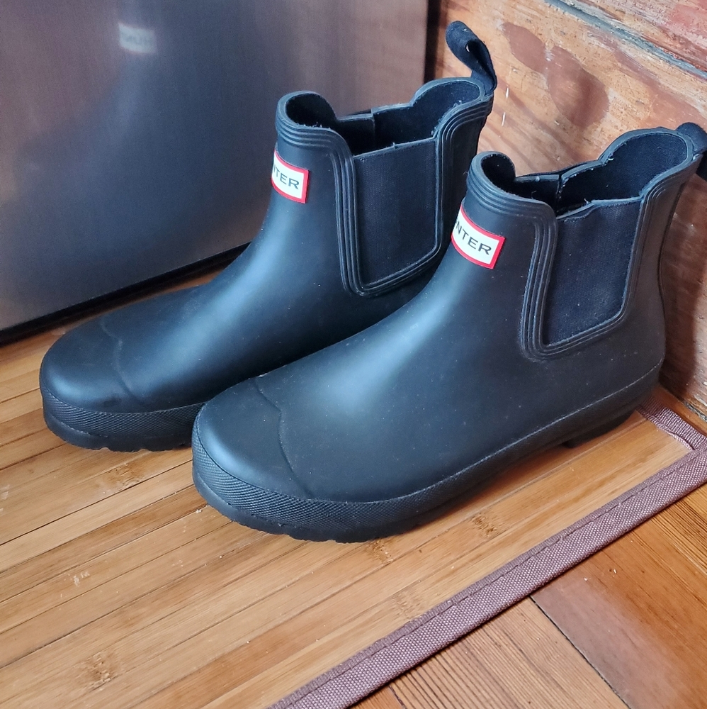 Hunter Chelsea boot - matte black, NWOT